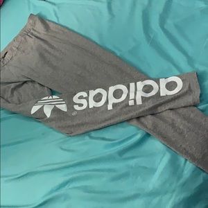 ADIDAS GREY LEGGINGS W/ LOGO (M)